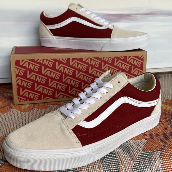 Vans Men’s Old Skool
Canvas/Suede Fired Brick
VN0007NTZHG
Sneakers - Picture 15 of 16